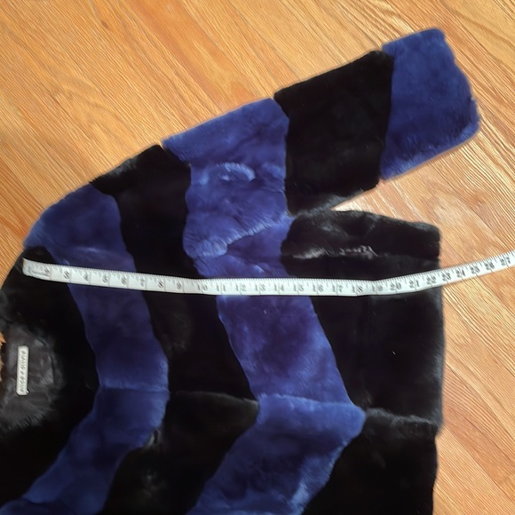 Short Rabbit fur coat - Picture 3 of 6